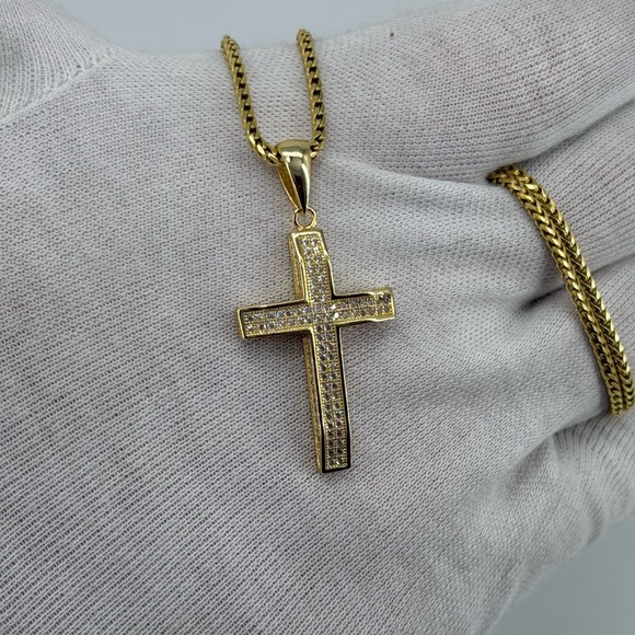 925 Sterling Silver 18K Gold Plated Cross Pendant Iced  CZ 6g Unisex - Picture 3 of 6
